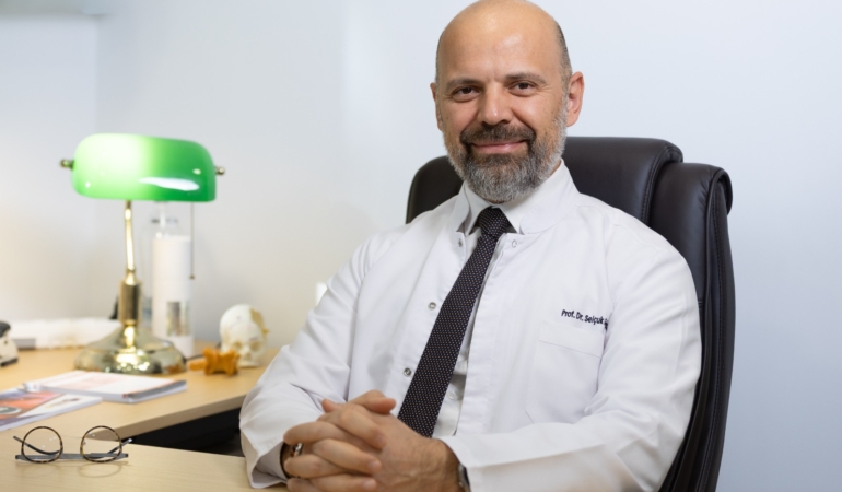 Bel Fıtığı Tedavisinde Endoskopik Yöntem İyileşmeyi Hızlandırıyor