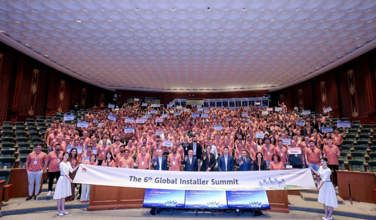 Huawei Zirvesinde Yapay Zeka ve Yenilenebilir Enerji Odak Noktası Oldu