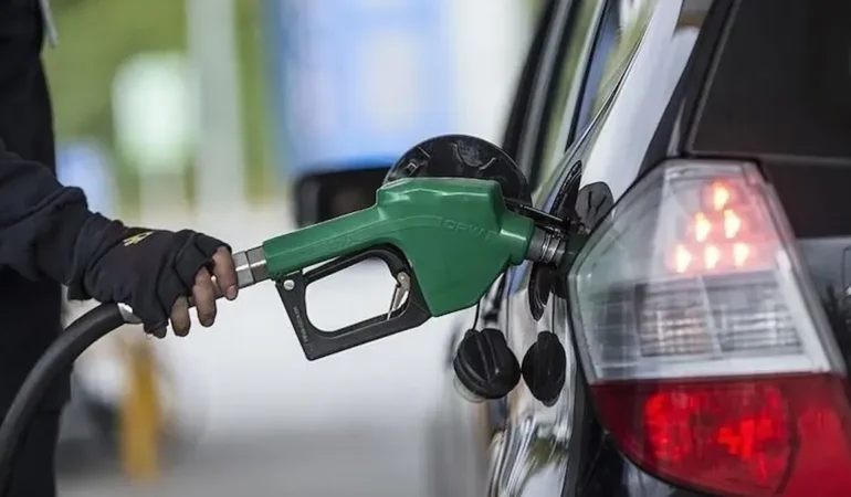 Eşelmobil Süresinin Sona Ermesiyle Benzine 12 Lira 48 Kuruşluk Zam Bekleniyor