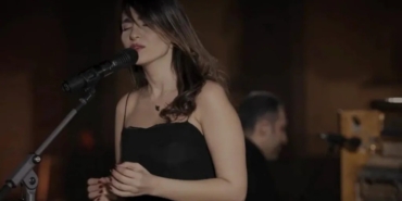 İran'da Başörtüsü Takmadan Konser Veren Parastoo Ahmadi'nin Kırbaç Cezası Onandı