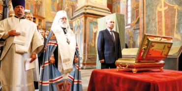 Rusya Ukrayna Cephesindeki Askerlere 14. Yüzyıldan Kalan Prens Donskoy'un Kemiklerini Gönderdi